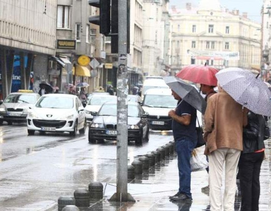 U Sarajevu pretežno oblačno vrijeme sa pljuskovima i grmljavinom