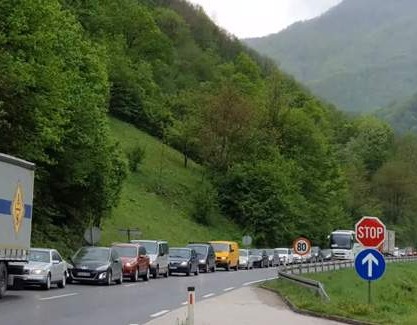 Vozači, oprez: Učestali odroni zemlje i kamenja