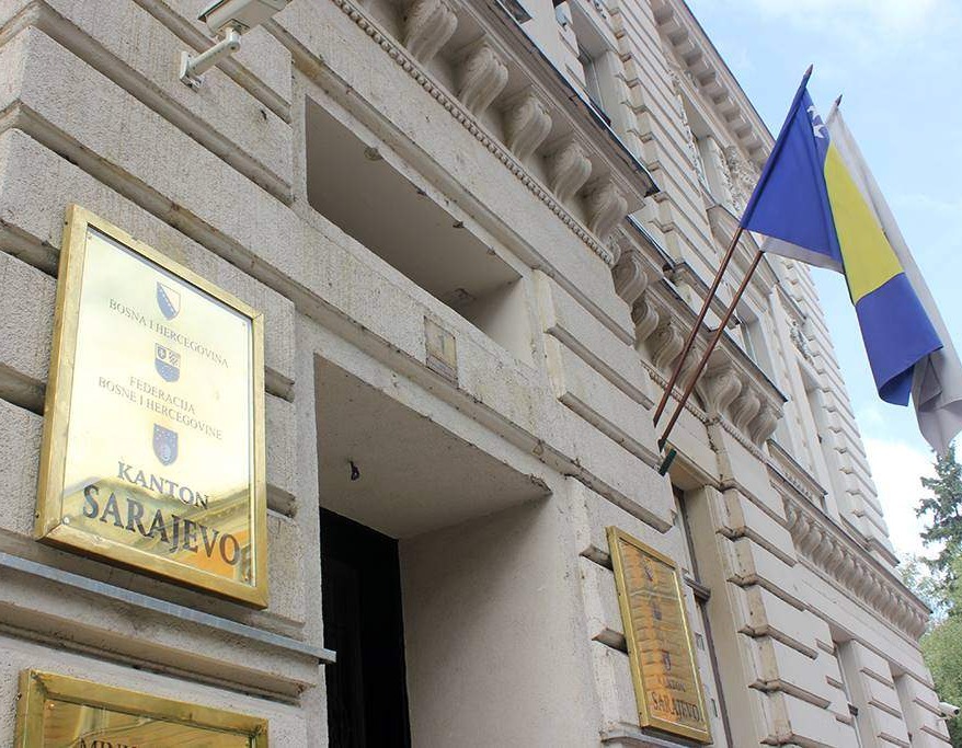 Vlada KS dala zaduženja za pokretanje radova adaptacije i rekonstrukcije bivšeg Armijskog centra u COVID izolatorij