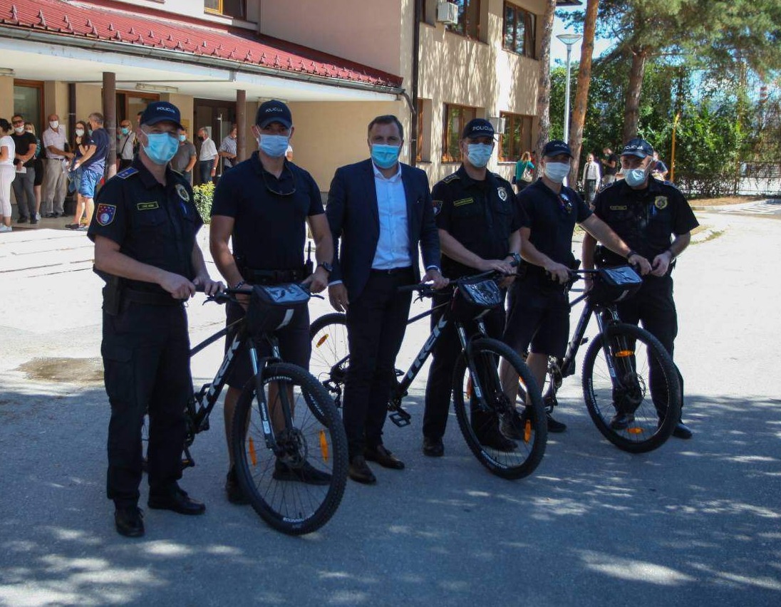 Grad Sarajevo donirao bicikla Četvrtoj policijskoj postaji Novi Grad 