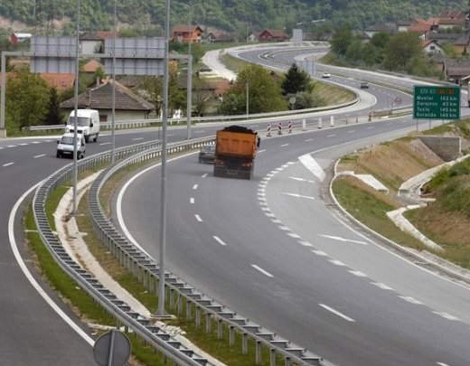 BIHAMK: Na putevima u južnim krajevima povoljni su uslovi za vožnju