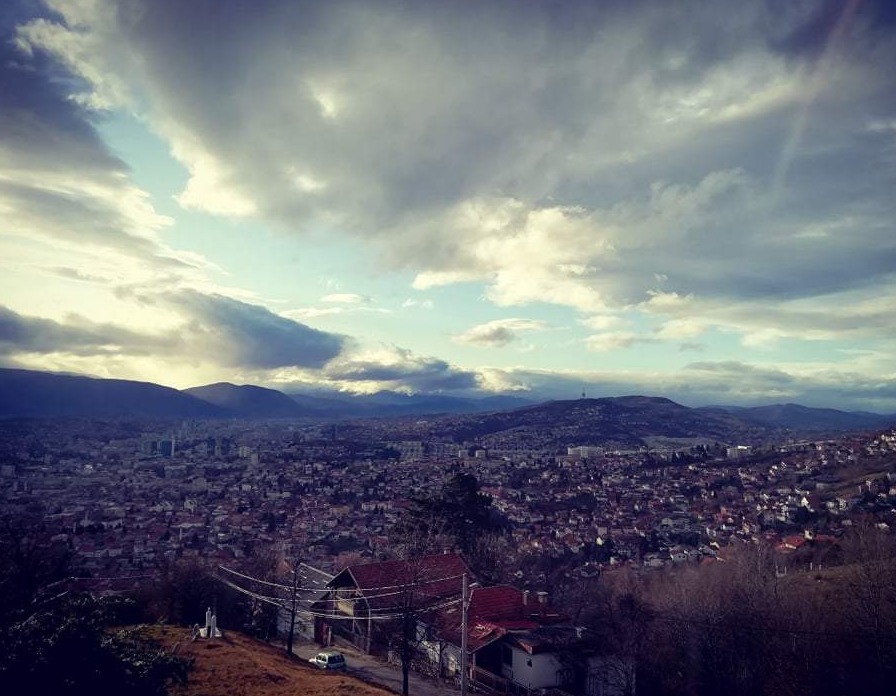 Za vikend najavljeno oblačno vrijeme sa kišom, a u ponedjeljak se očekuje snijeg