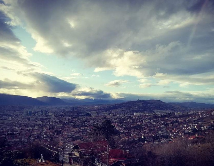 U BiH pretežno sunčano, u Bosni po kotlinama ima magle