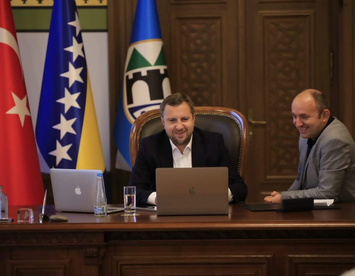 Održan Zoom sastanak gradonačelnika Sarajeva i Konye
