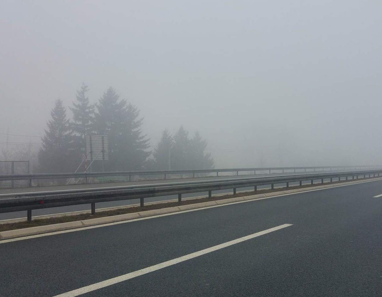 Magla smanjuje vidljivost na dionicama uz rijeke, savjetuje se opreznija vožnja