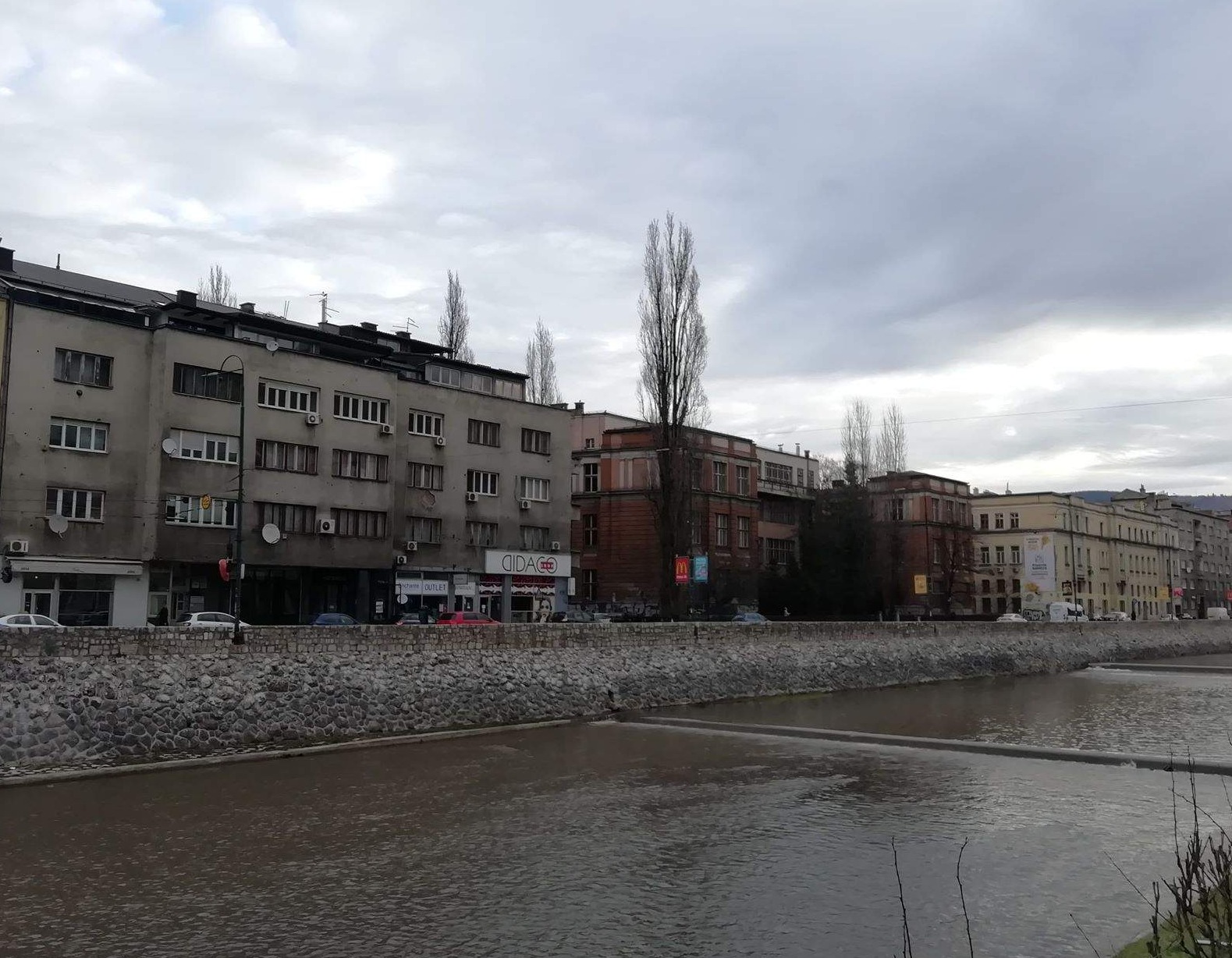 FHMZ: U BiH oblačno vrijeme sa kišom