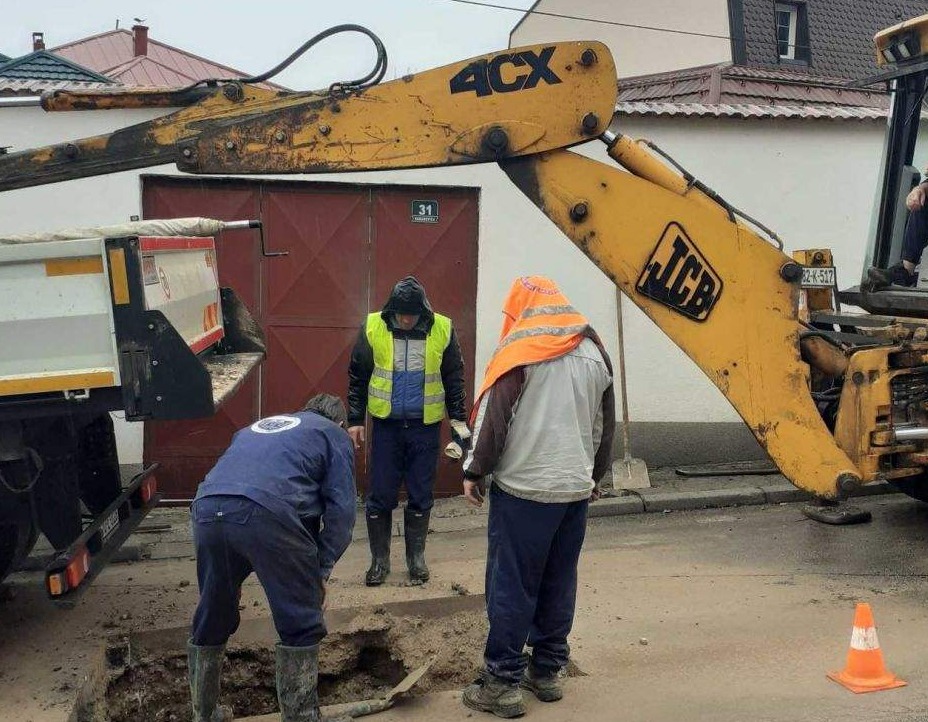 Radnici ViK-a na terenu: Veliki broj sarajevskih ulica i danas bez vode
