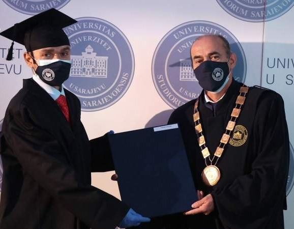 VIDEO: Sveučilište u Sarajevu promoviralo 61 doktora znanosti i umjetnosti 