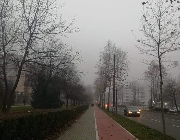 Poledica na cestama u višim predjelima, vožnju otežava i magla
