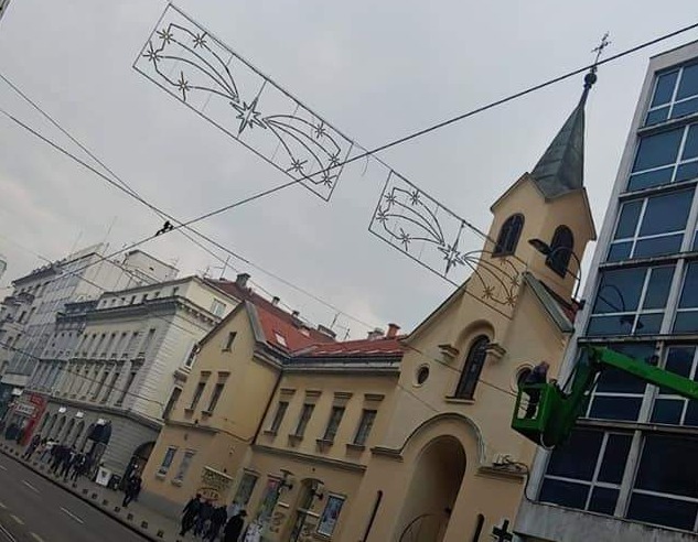 Novogodišnje i božićno ukrašavanje sarajevskih ulica i trgova