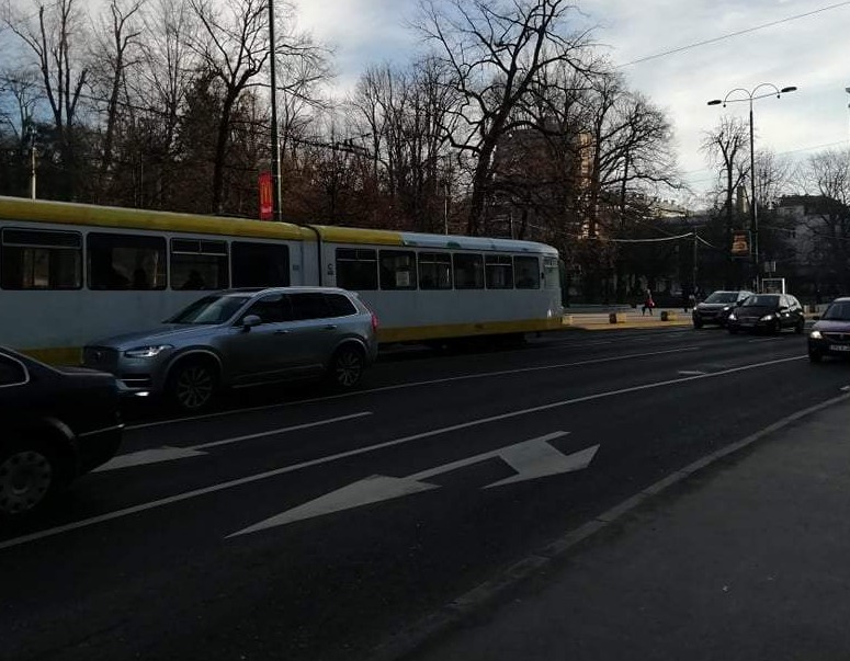 U BiH saobraća se po vlažnom kolovozu uz pojačanu frekvenciju vozila