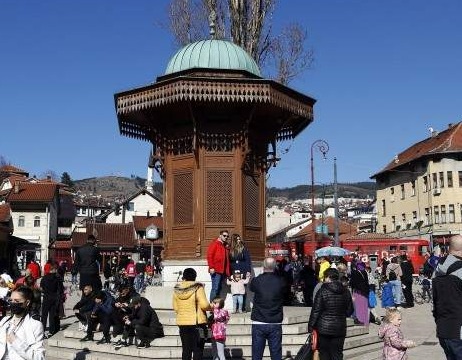 Proljetne temperature: Šetnja sarajevskim ulicama (VIDEO)