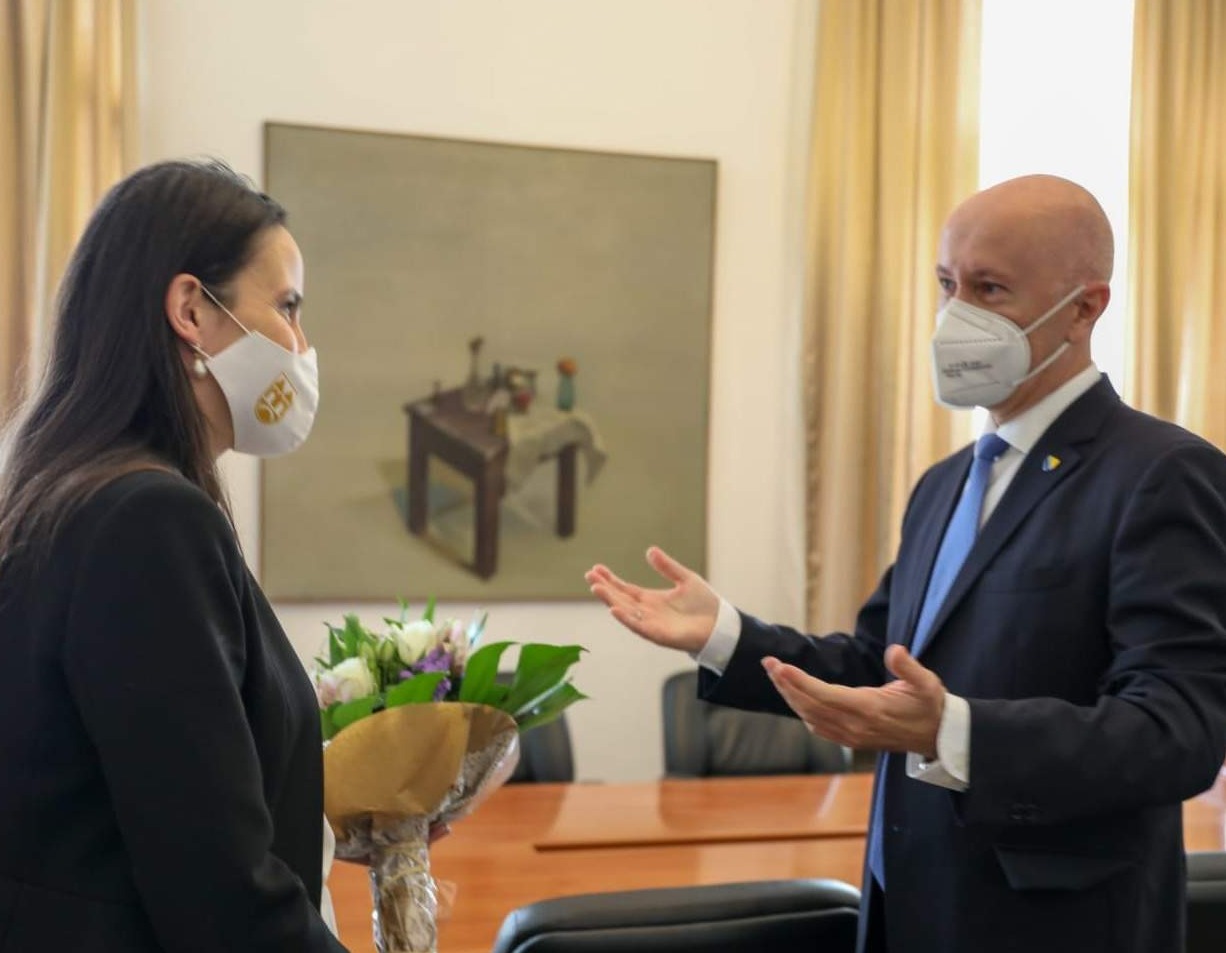 Karić i Dunović: Izgradnjom spomenika na Kazanima pokazati otklon prema zločinu i odati počast žrtvama