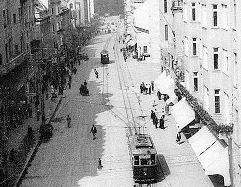 Na današnji dan u Sarajevu: Prvi električni tramvaj i službeno puštena električna rasvjeta
