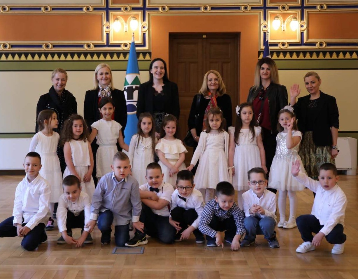 Benjamina Karić u Vijećnici ugostila djecu iz vrtića “Biseri”