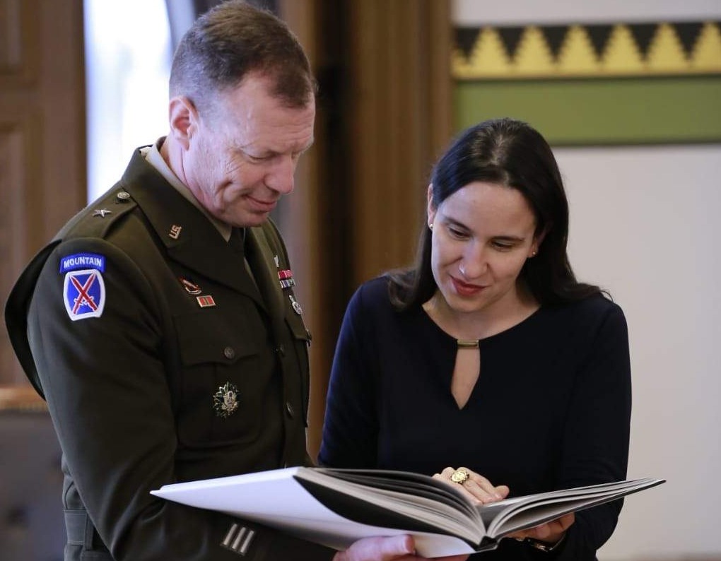 Karić u Vijećnici ugostila zapovjednika NATO stožera u Sarajevu, Erica Folkestada