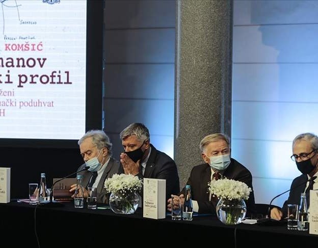 Vijećnica: Upriličena promocija knjige prof. dr. Ive Komšića