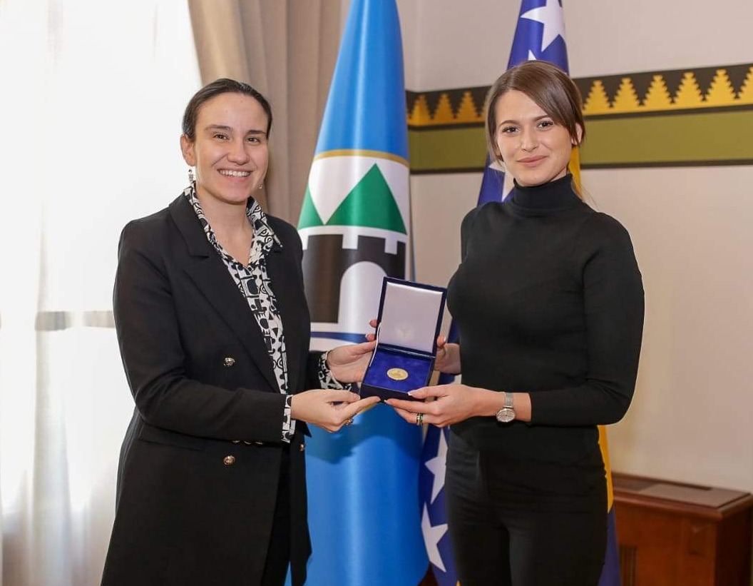 Gradonačelnica Karić ugostila hrabru Sarajku Medinu Plaćo