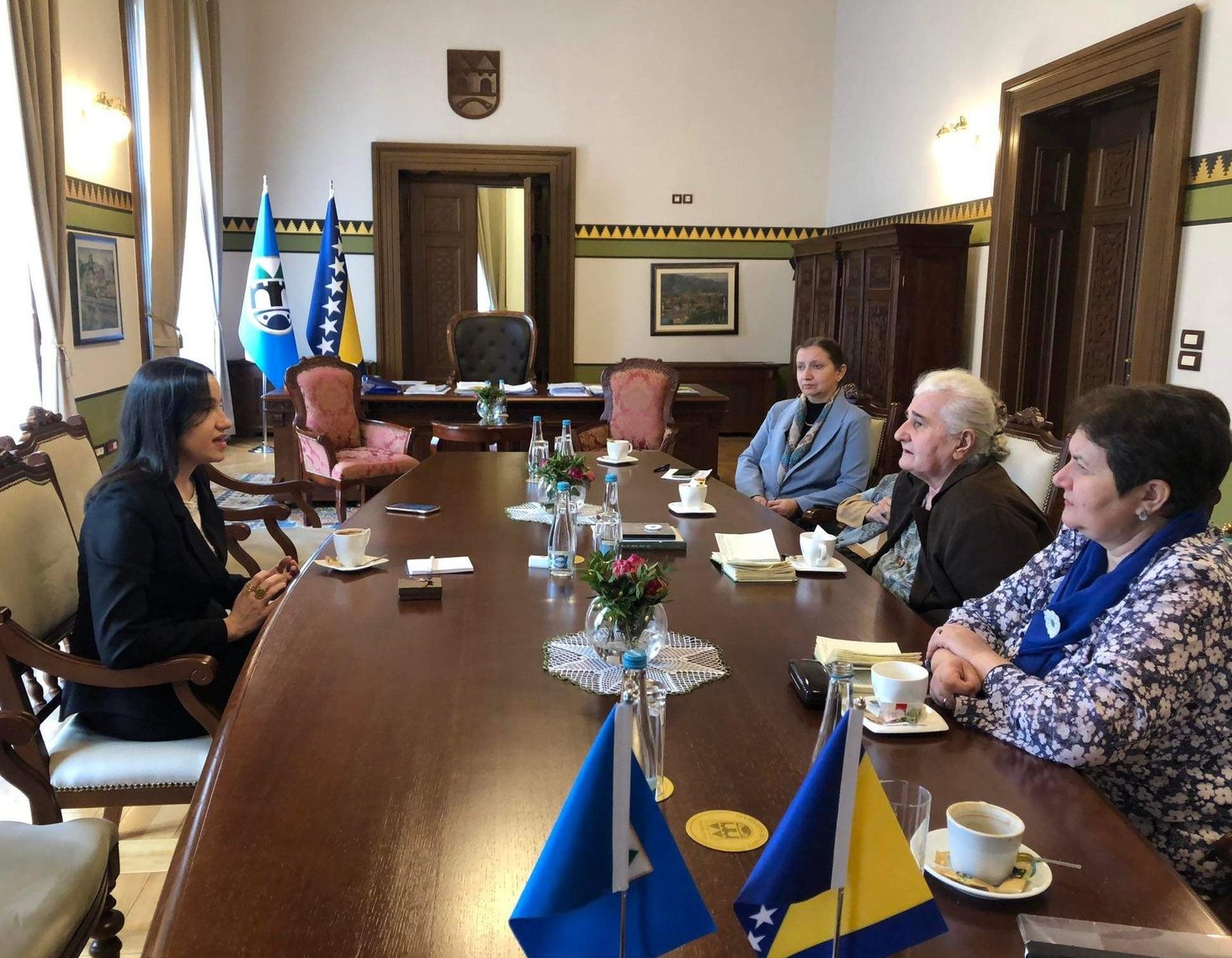 Karić razgovarala s predsjednicom Udruge "Pokret majke enklava Srebrenica i Žepa", Munirom Subašić