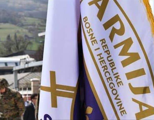 Gradonačelnica Benjamina Karić čestitala Dan Armije RBiH