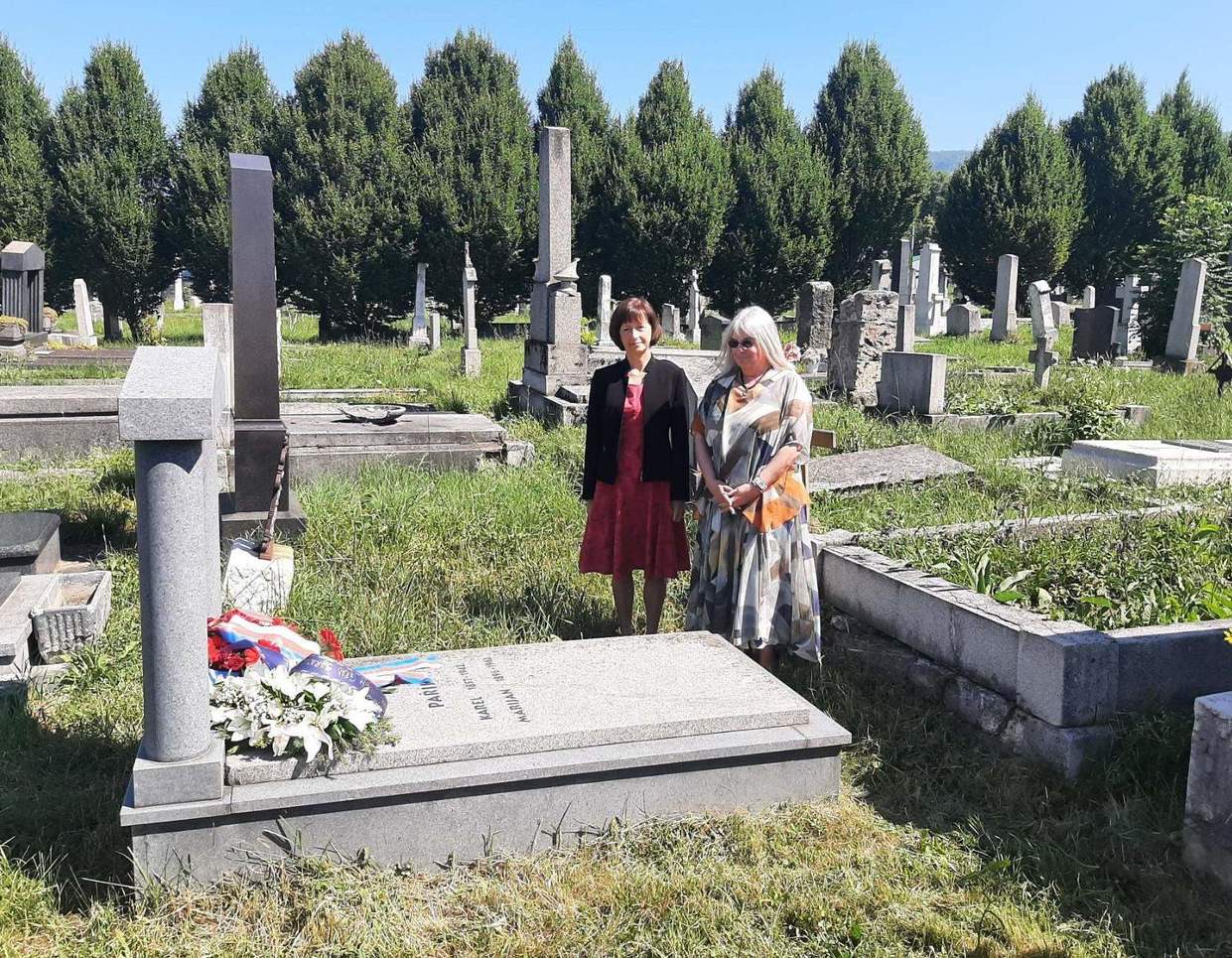 Odana počast i položeno cvijeće na grob Karla Pažika