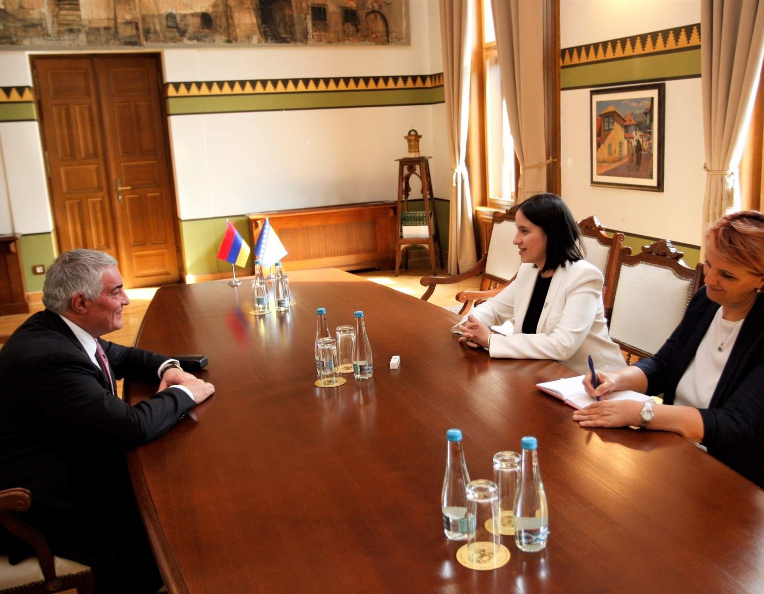 Karić primila u nastupnu posjetu nerezidentnog veleposlanika Armenije 