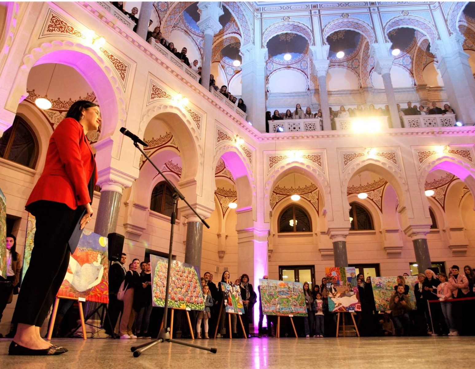Gradonačelnica Karić na otvorenju izložbe "Dva umjetnika - Jedna ljubav"