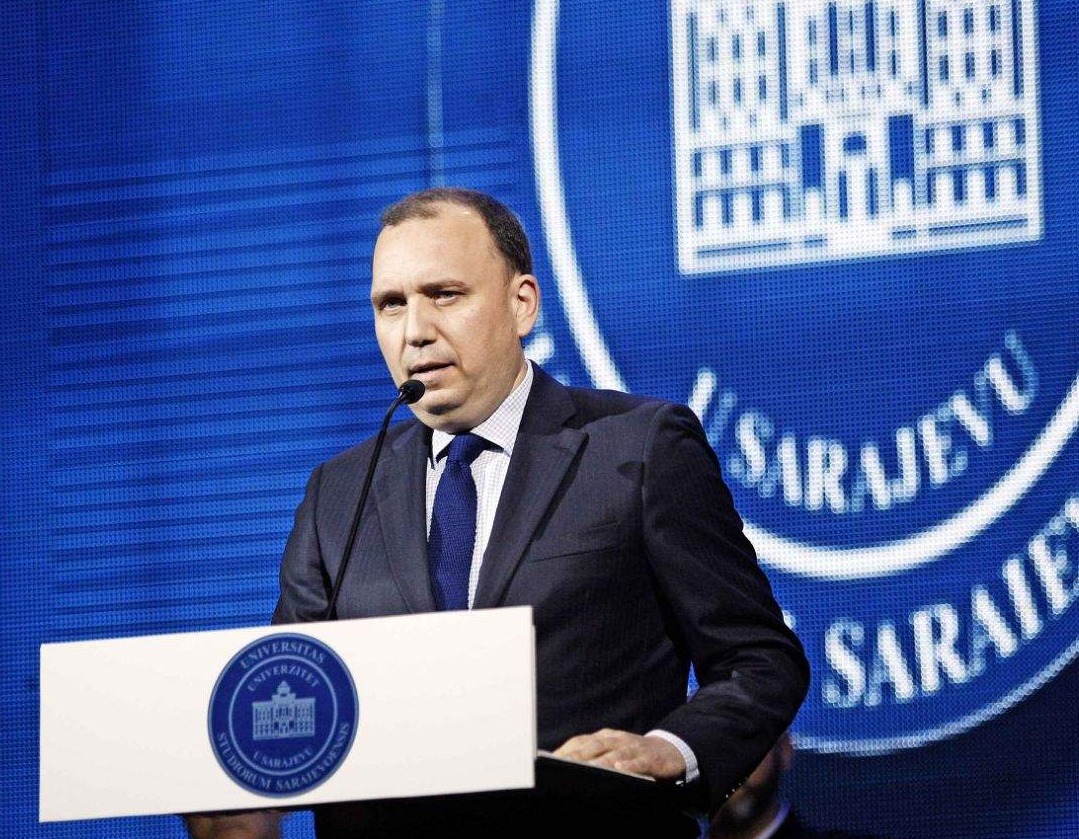 Zamjenik gradonačelnika Bašić na svečanoj promociji diplomanata i magistranata Univerziteta u Sarajevu