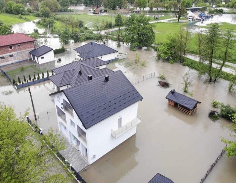 Karić: Grad Sarajevo će danas uplatiti po 20.000 KM za pomoć građanima Bihaća i Bosanske Krupe