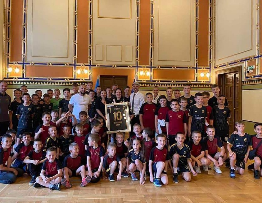 Gradonačelnica Karić u Vijećnici ugostila sarajevsku školu nogometa „Sparta“