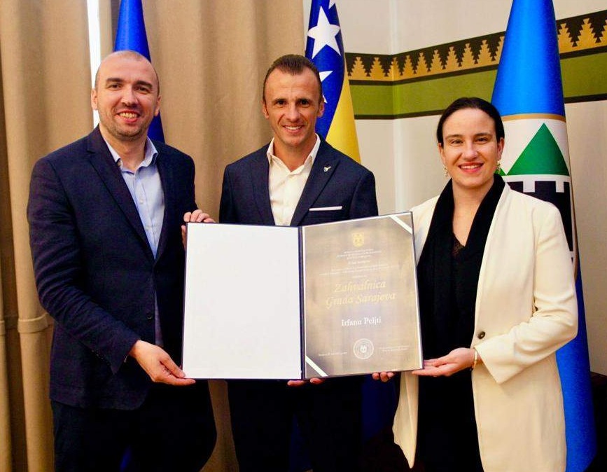 Gradonačelnica Karić uručila Zahvalnicu Irfanu Peljti