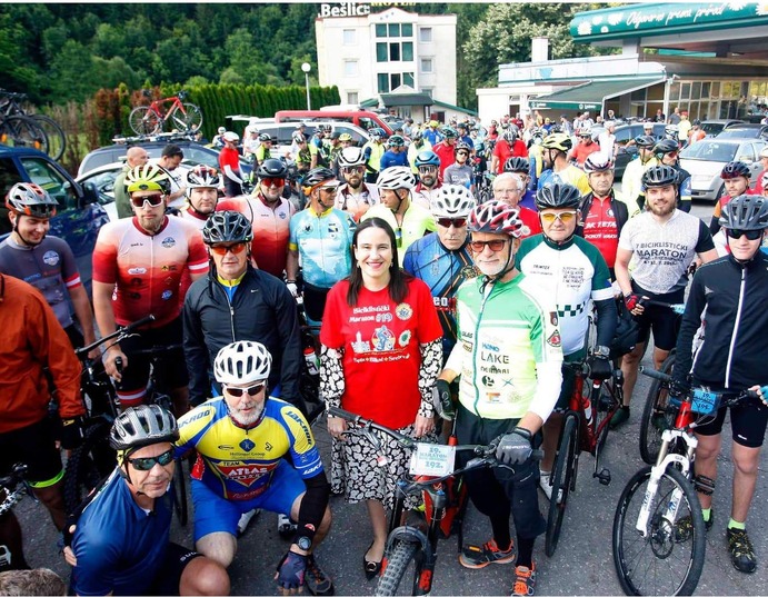 Gradonačelnica Karić ispratila sudionike 19. Biciklističkog maratona Bihać-Srebrenica