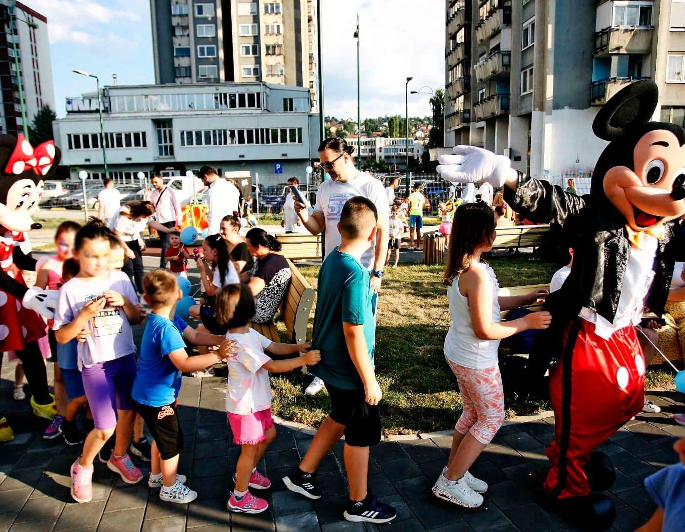 Grad Sarajevo: Porodični dan na obnovljenom dječijem igralištu u Hrasnom