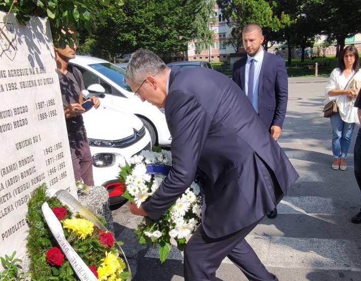 Zamjenik Avdić na obilježavanju 31. godišnjice stradanja civila na Trgu heroja