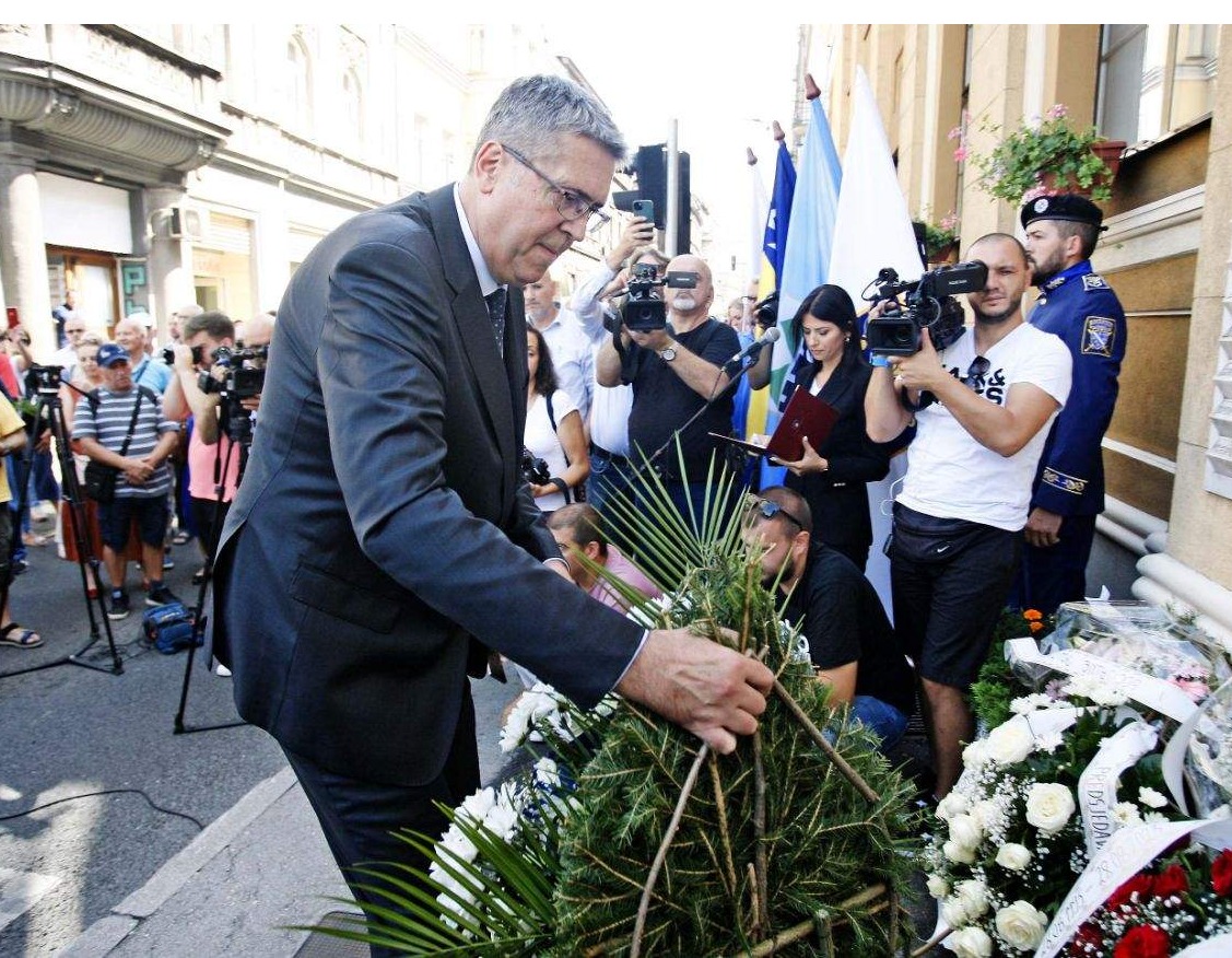 Zamjenik gradonačelnice Samir Avdić odao počast žrtvama masakra kod Gradske tržnice Markale