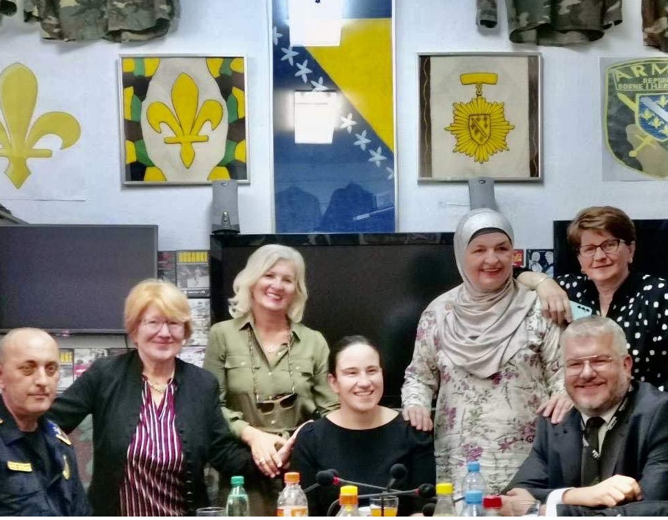 Plaketa gradonačelnici za doprinos i neprestanu borbu za građane Sarajeva i BiH