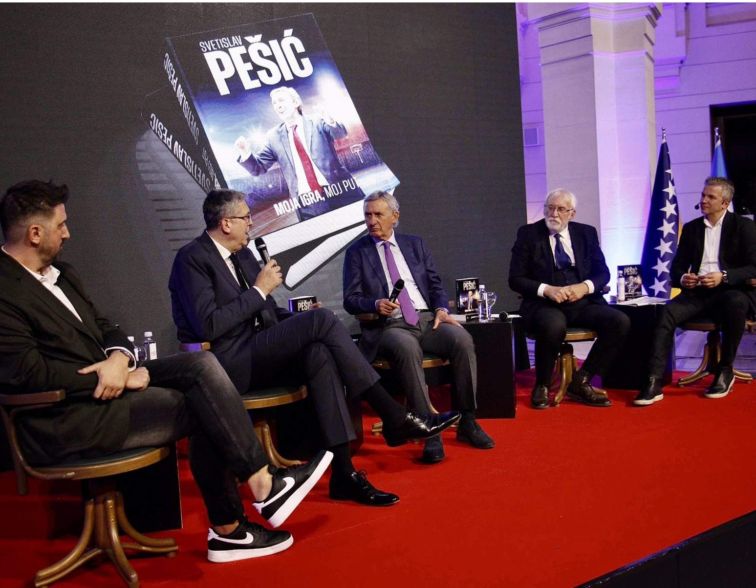 Zamjenik gradonačelnice Avdić na promociji knjige Svetislava Pešića „Moja igra moj put“