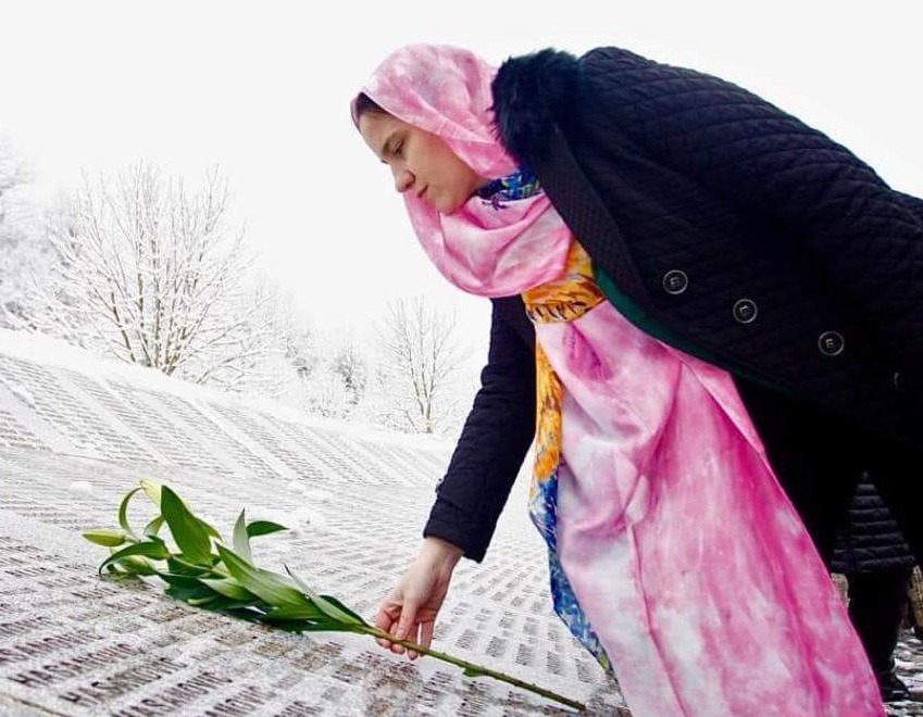 Benjamina Karić i Denis Bećirović odali počast žrtvama genocida u Srebrenici