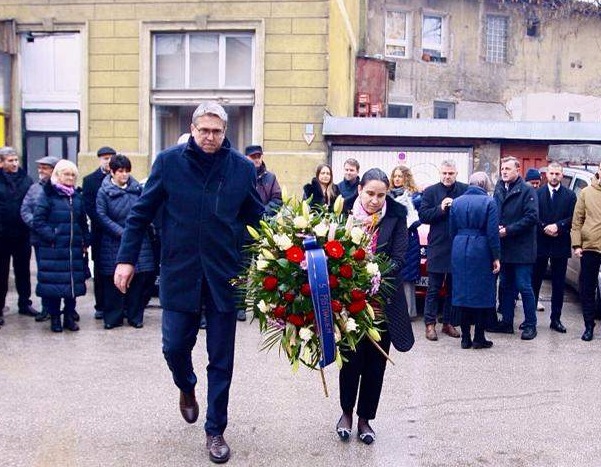 Karić i Avdić u ime Grada Sarajeva odali počast ubijenim u masakru u Isevića sokaku