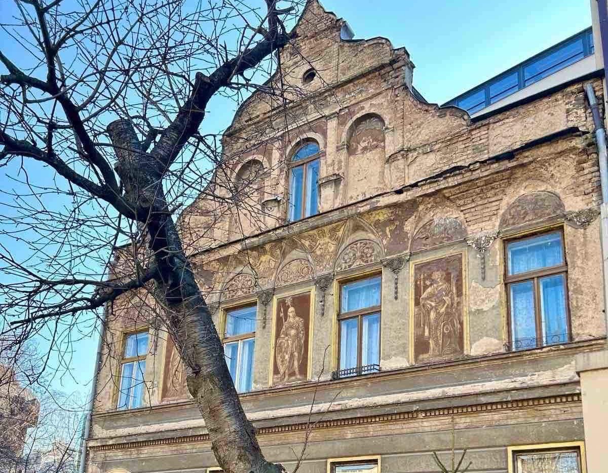 Karić: U ponedjeljak počinje rekonstrukcija fasade “Gospođičine kuće”