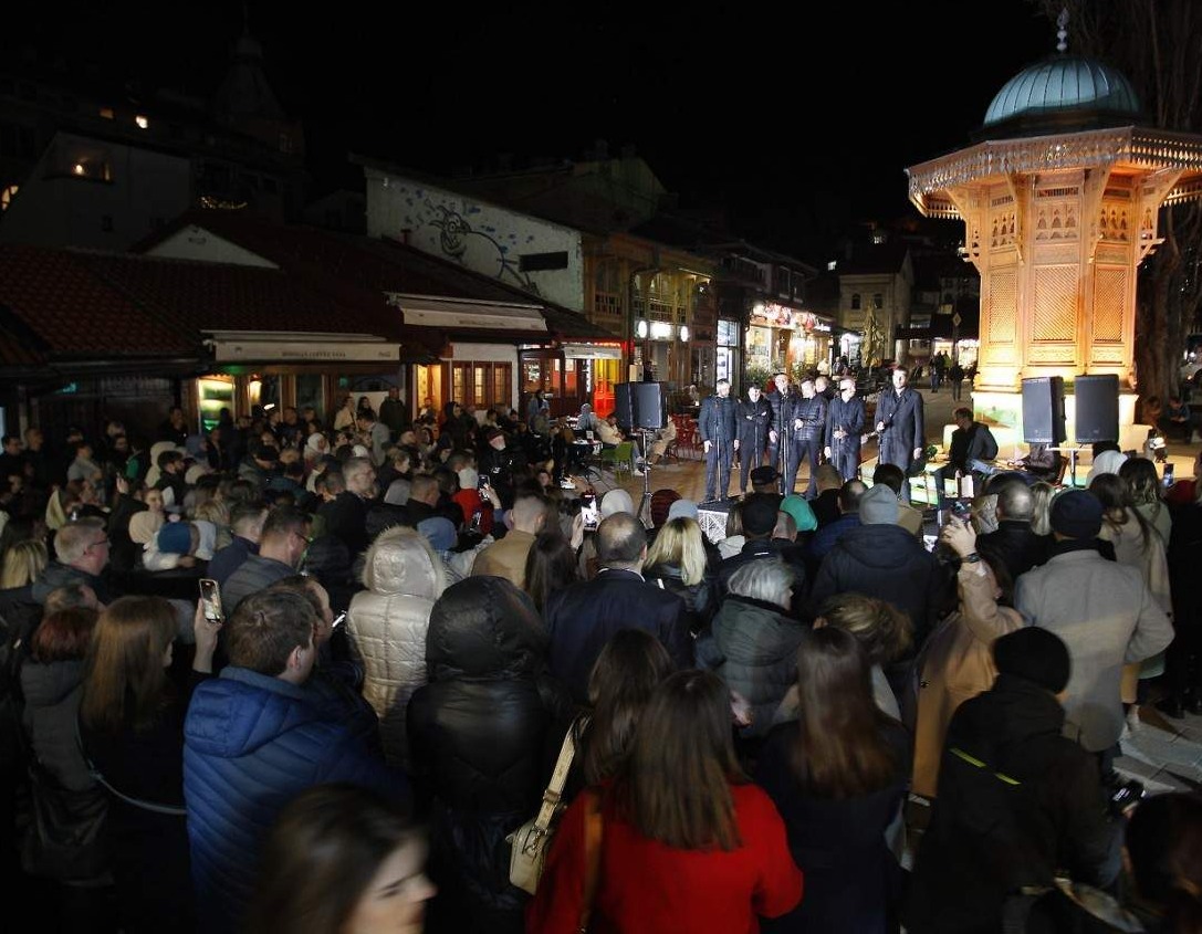 Baščaršijski trg: Iftar na otvorenom za građane Sarajeva