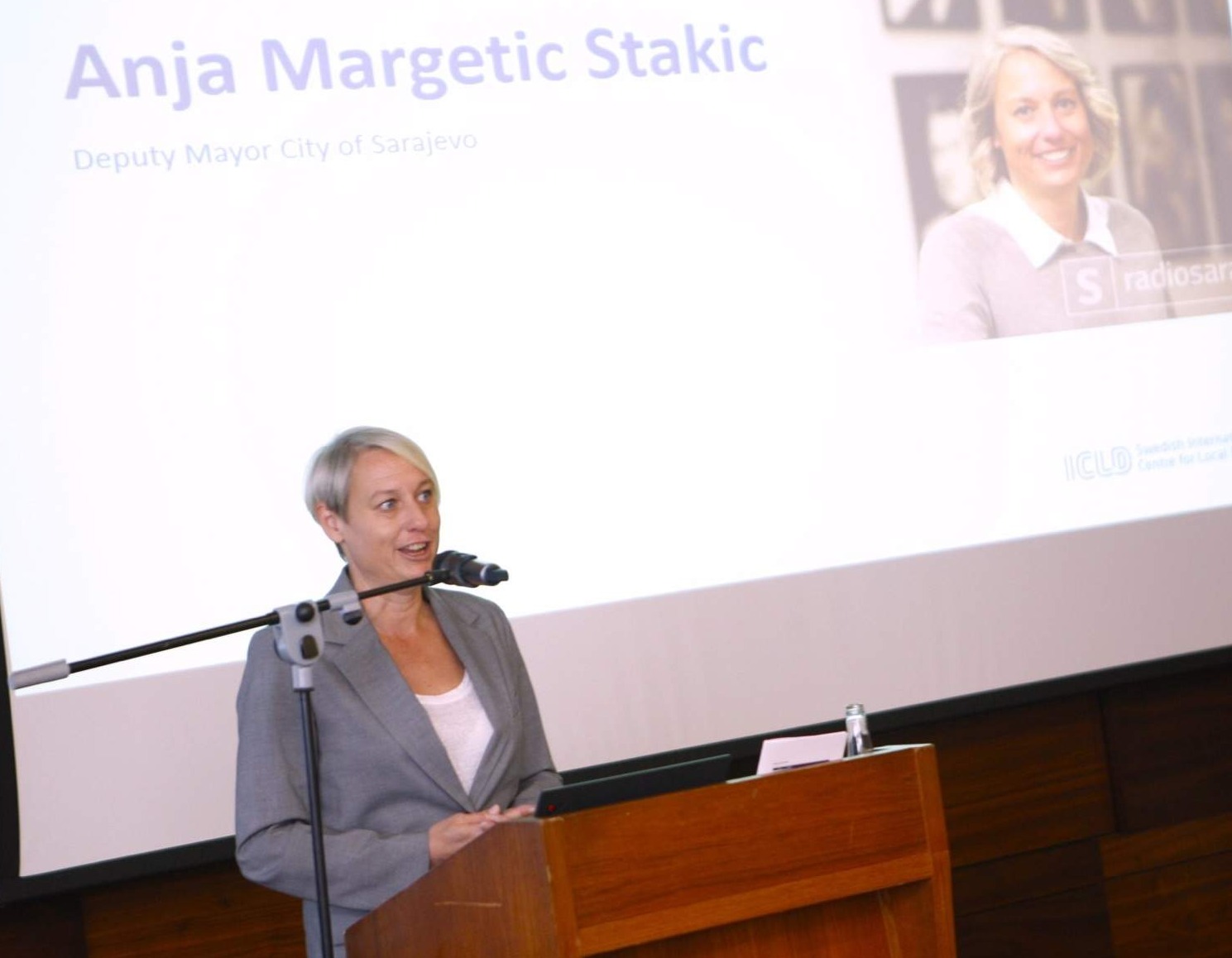 Margetić Stakić o strategijskom pristupu Grada Sarajeva u očuvanju demokracije