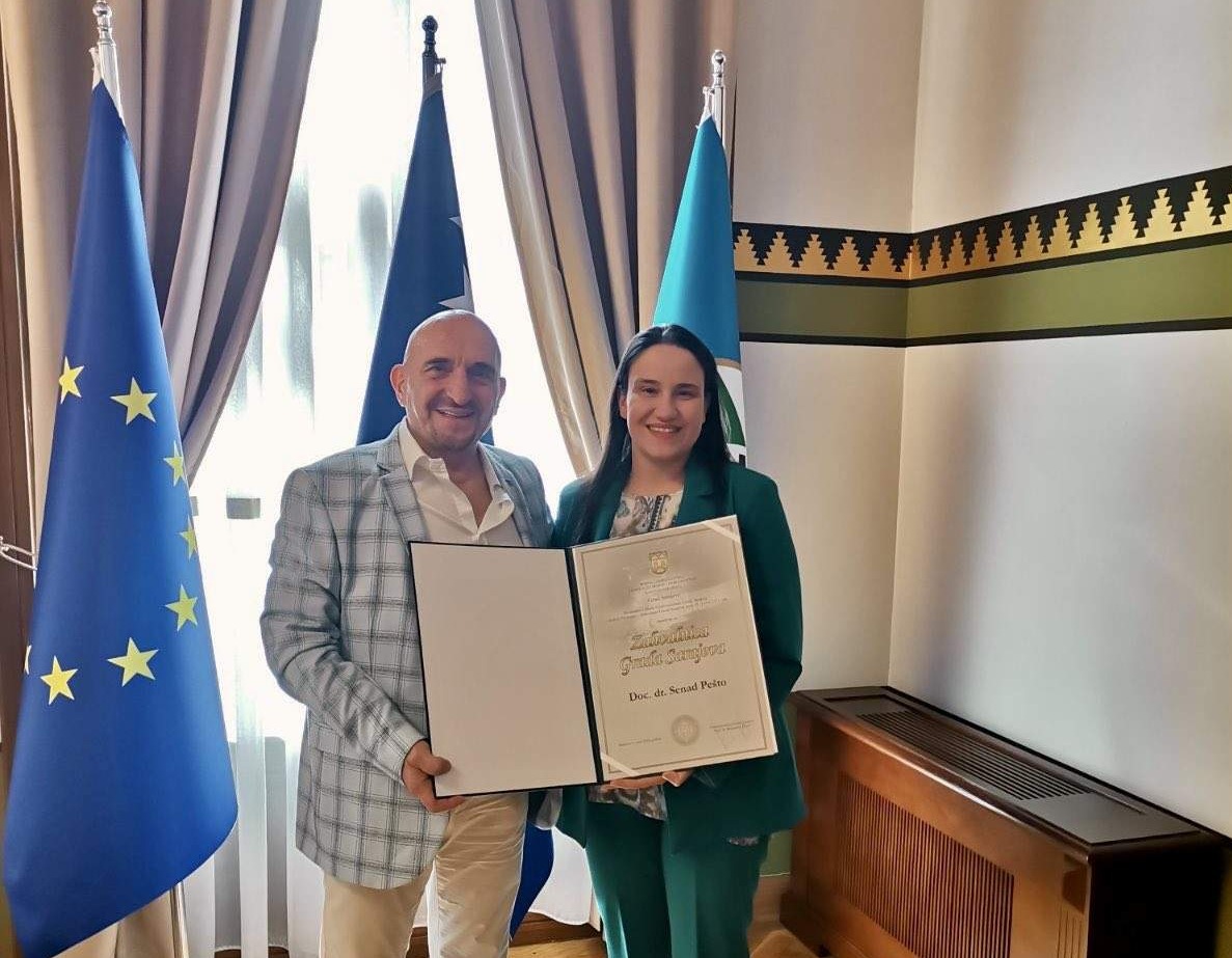 Karić: Zahvalnica Grada Sarajeva doc. dr. Senadu Pešti