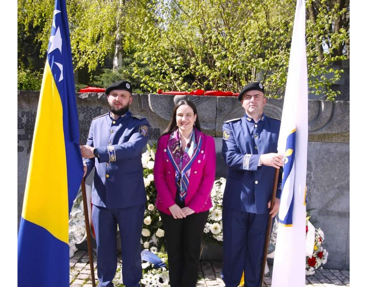 Gradonačelnica Karić čestitala Dan Armije Republike Bosne i Hercegovine