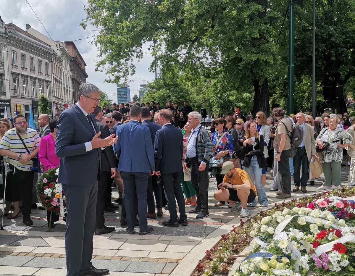 Zamjenik gradonačelnice Avdić odao počast u znak sjećanja na ubijenu djecu opkoljenog Sarajeva