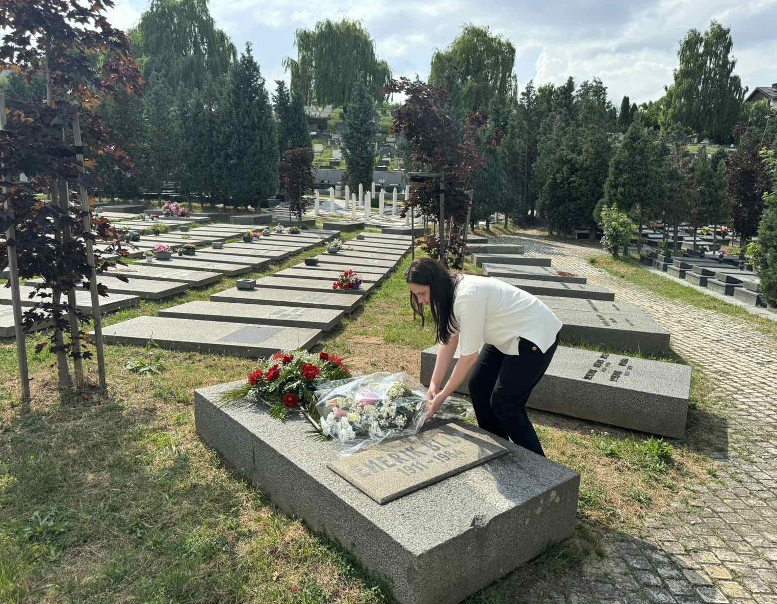 40 godina od smrti Emerika Bluma: Gradonačelnica Karić odala počast i položila cvijeće
