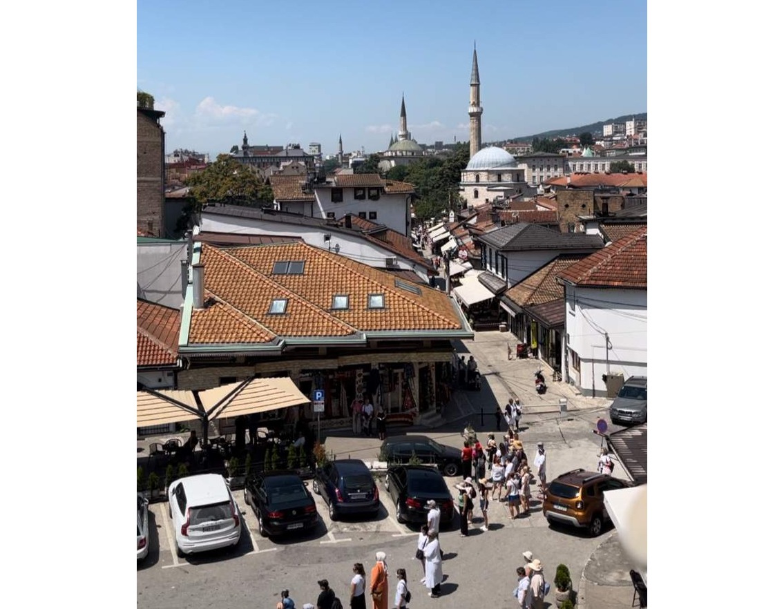 Grad Sarajevo: Oglasile se sirene u znak sjećanja na žrtve genocida u Srebrenici
