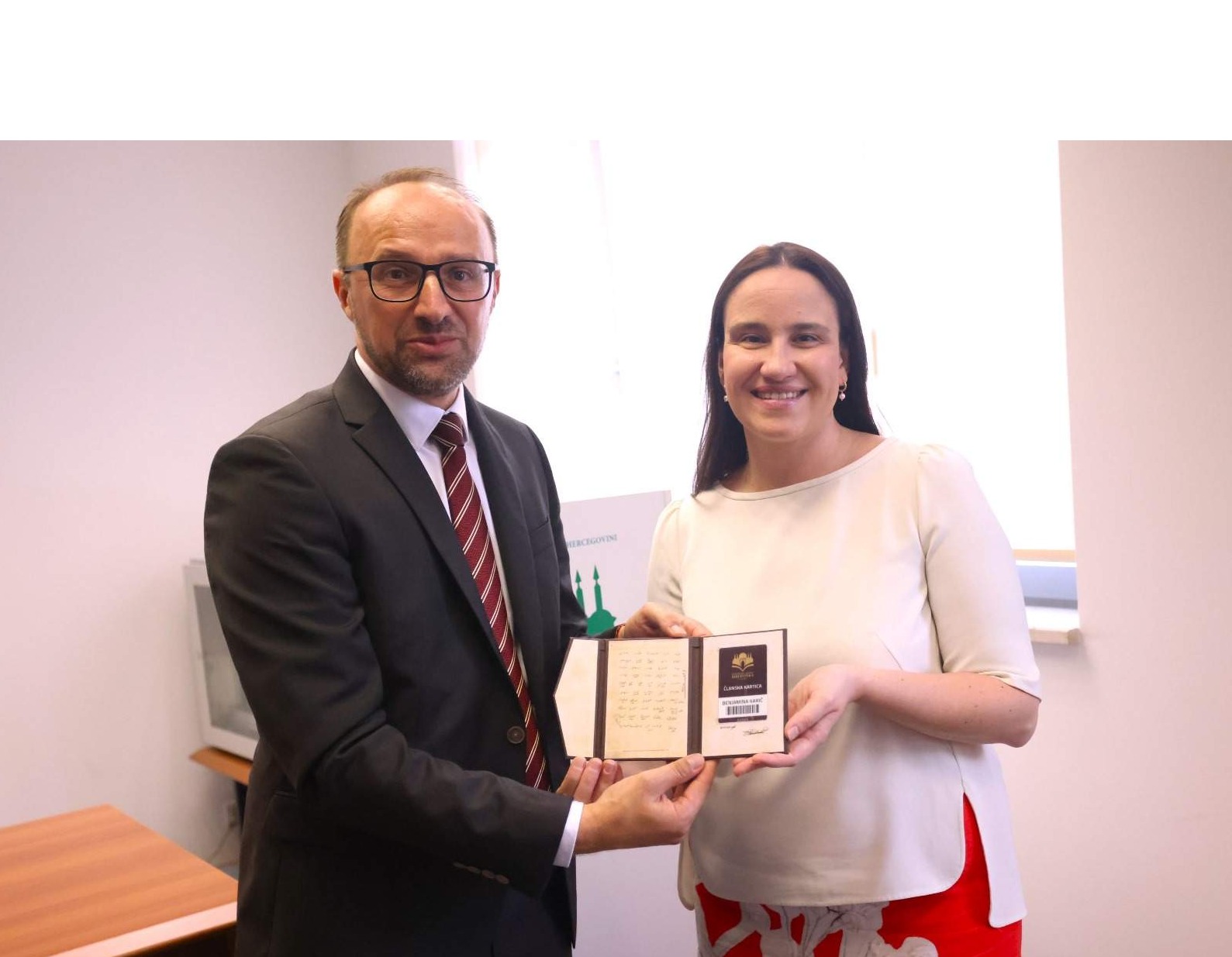 Gradonačelnica Karić posjetila Gazi Husrev-begovu knjižnicu