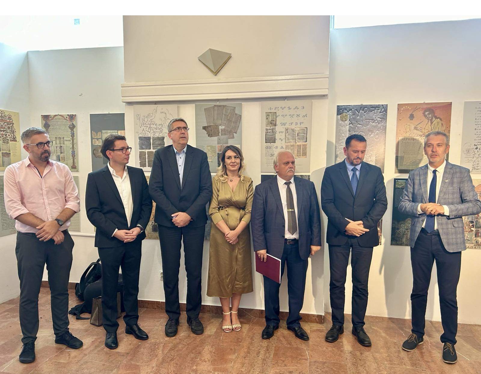 Avdić na dokumentarnoj izložbi „Azbuka i povijest / Slovom o slovu: Tragovima bosanske pismenosti“