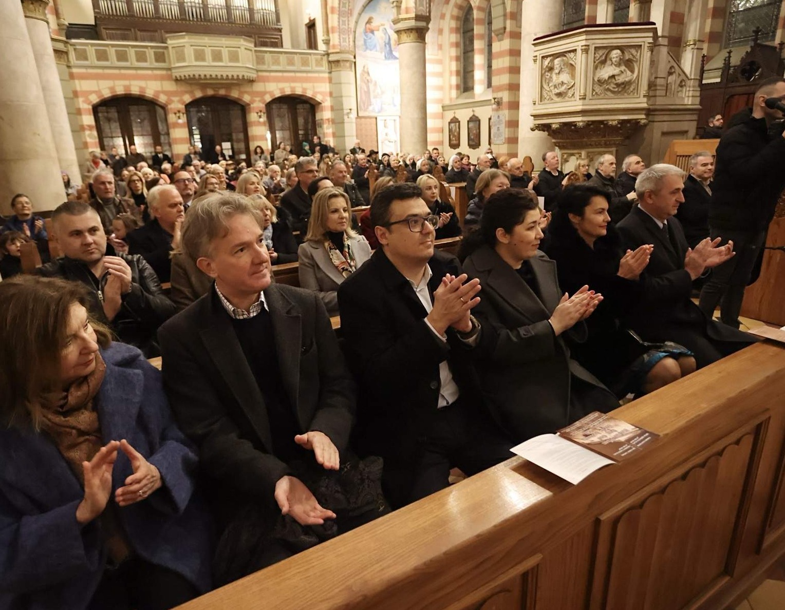 Gradonačelnik Puharić na Adventskom koncertu u sarajevskoj Katedrali